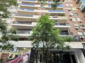 Departamento · 115m² · 5 Ambientes · 1 Cochera · Semipiso Amplísimo en Inmejorable Ubicación. Doble Balcón. Cochera