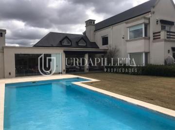 Casa · 420m² · 5 Ambientes · 2 Cocheras · Casa en Venta en Pilara en La Berlina