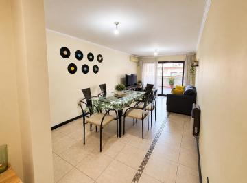 Departamento · 90m² · 4 Ambientes · Se Vende | Depto de 2 Dorm. y 2 Baños | Nueva Córdoba