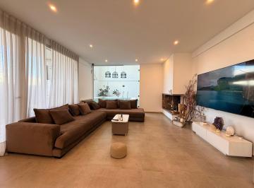 Casa · 258m² · 3 Ambientes · 2 Cocheras · Se Vende Casa 3 Dorm. Barrio Pecini, Gral. Roca