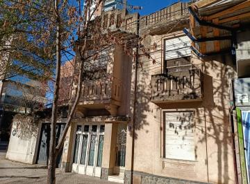 Casa · 176m² · 6 Ambientes · 1 Cochera · Casa de Estilo a Reciclar en Barrio Lourdes – 176 m² – Gran Potencial, Cochera y Terraza