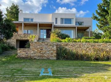 Casa de 6 ambientes, Costa Esmeralda · Venta Casa de 430 m² Exclusivas Vistas a La Laguna y El Golf Costa Esmeralda