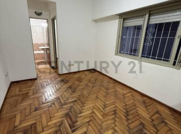 Departamento · 33m² · 2 Ambientes · Alquiler Departamento Tres Ambientes Ramos Mejia
