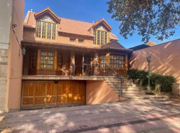 Casa de 7 ambientes, Ciudad de Mendoza · Fantástica Casa, Paraná 774 (Corazón de La Sexta Sección) Mendoza