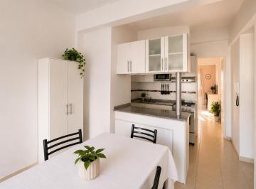 Departamento · 36m² · 2 Ambientes · 1 Cochera · Venta Depto 1 Dorm. Planta Baja Al Frente - Patio y Cochera - Calle 20 E/ 32 y 33 La Plata