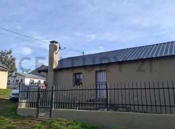 Casa · 94m² · 4 Ambientes · 2 Cocheras · Casa en Venta Bariloche
