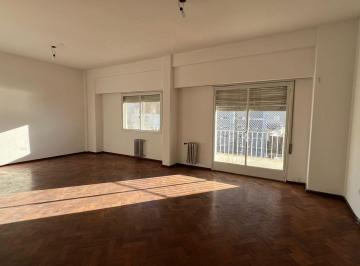 Departamento · 119m² · 8 Ambientes · 1 Cochera · 3 Dorm. Vista Al Rio con Cochera