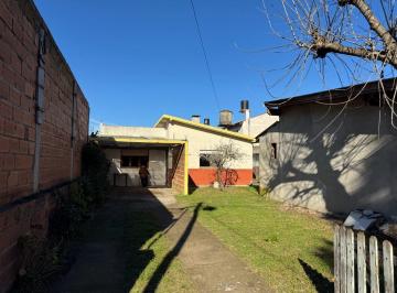 Casa · 105m² · 3 Ambientes · 1 Cochera · Casa Mas Local Al Frente en Venta en Mar del Tuyu
