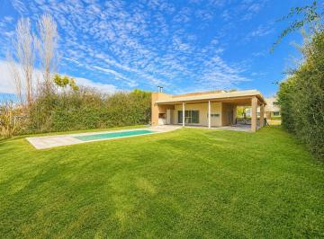 Casa de 4 ambientes, Funes · Casa en Venta 3 Dorm. en Funes San Sebastian Barrio Privado