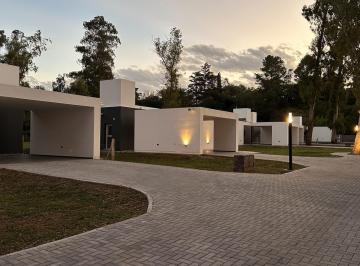 Casa · 132m² · 5 Ambientes · 2 Cocheras · Casa 3 Dorm. Mendiolaza