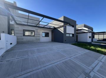 Casa · 148m² · 4 Ambientes · 2 Cocheras · Casa en Planta Baja Lote 20 Mza44