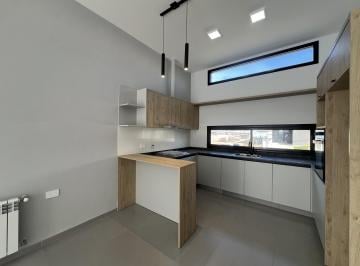 Casa · 148m² · 4 Ambientes · 2 Cocheras · Casa en Planta Baja Lote 20 Mza44