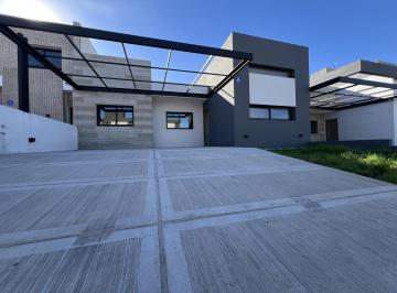 Casa · 148m² · 4 Ambientes · 2 Cocheras · Casa en Planta Baja Lote 20 Mza44