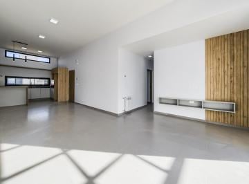 Casa · 148m² · 4 Ambientes · 2 Cocheras · Casa en Planta Baja Lote 20 Mza44