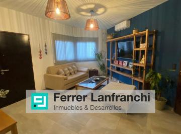 Casa · 160m² · 5 Ambientes · 1 Cochera · Casa en Yofre Norte