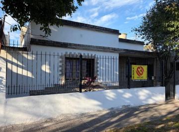 Casa · 70m² · 3 Ambientes · Alquiler - Casa 3 Ambientes con Patio