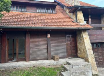 Casa · 230m² · 5 Ambientes · 1 Cochera · Casa en Alquiler 24 Meses Vivienda Familiar o Uso Profesional Barrio San Carlos
