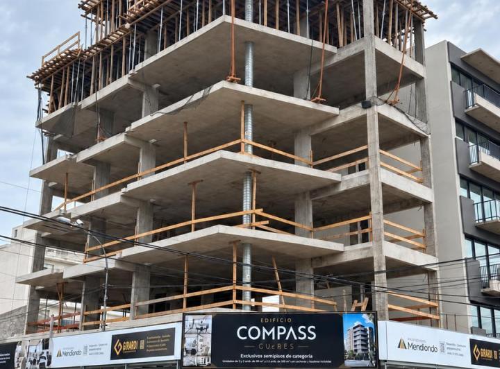 Desarrollo vertical · Compass Guemes