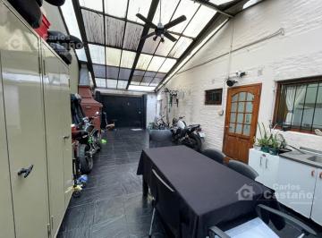 Casa · 94m² · 5 Ambientes · 1 Cochera · Excelente Casa Tipo Dúplex Cerca de General Paz y Panamericana