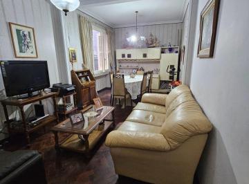 Departamento · 70m² · 5 Ambientes · Departamento en Venta de 2 Dorm.
