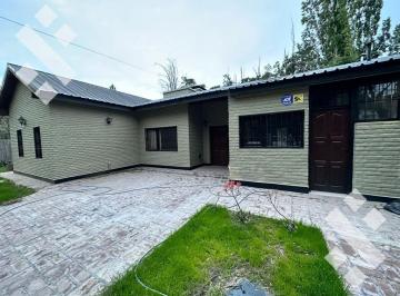 Casa · 500m² · 7 Ambientes · Alquiler Casa 3 Dorm - Confluencia Rural, Neuquen