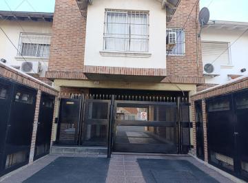 PH · 47m² · 3 Ambientes · 1 Cochera · PH en Carapachay