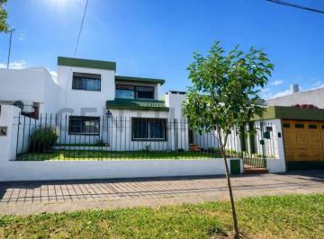 Casa · 160m² · 4 Ambientes · 1 Cochera · Venta de Casa 4 Ambientes, San Antonio de Padua