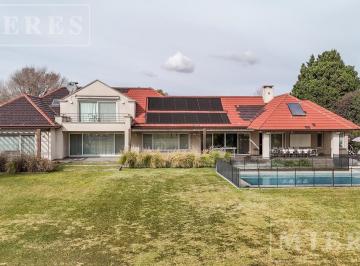 Casa · 352m² · 9 Ambientes · 2 Cocheras · Casa en Venta en Los Lagartos Country Club