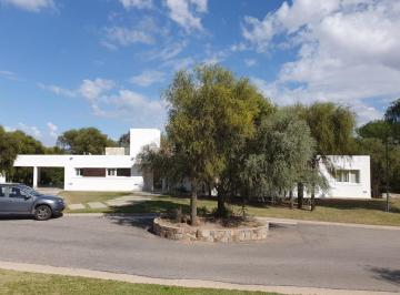 Casa · 265m² · 3 Dormitorios · 1 Cochera · Venta. Casa 3 Dorm.. San Luis, Country Los Quebrachos III