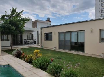 Casa · 380m² · 5 Ambientes · 1 Cochera · Venta Calle Lavalle 470 Casa 3 Dorm..