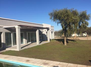 Casa · 200m² · 7 Ambientes · Venta. Casa 3 Dorm.. Los Quebrachos. Las Martinetas