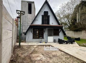 INB-INB-3870_2 · Casa 3 Dorm.. | Calle