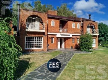 Casa · 300m² · 8 Ambientes · 4 Cocheras · Venta de Casa en Country El Paraiso