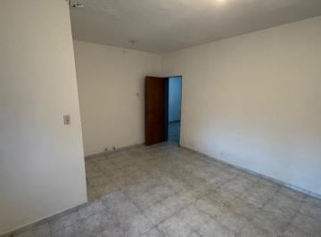 Casa · 170m² · 4 Ambientes · Casa 3 Dorm con Local en Alquiler en Barrio Panamericano