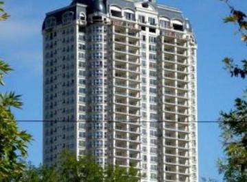 Departamento · 225m² · 4 Ambientes · 2 Cocheras · Alquiler - Torre Chateau Libertador - Nunez - 3 Suites en Piso Alto