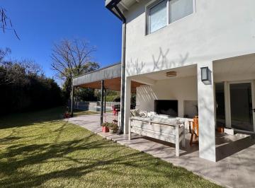 Casa · 322m² · 7 Ambientes · Casa en Venta 7 Ambientes en Mayling Club de Campo