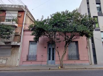 Casa de 1 ambiente, Ciudad de Santa Fe · Casa El Frente con Buen Terreno en El Centro