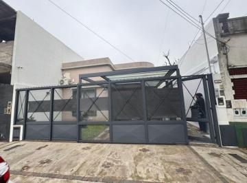 PH de 3 ambientes, Quilmes · Amplio PH Reciclado a Nuevo.3amb + 3baños + Cochera + Terraza. Gran Canaria 733,quilmes