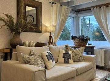 Casa · 180m² · 4 Ambientes · 1 Cochera · Casa en Venta 4 Ambientes - B° Las Victorias - Bariloche