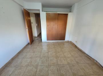 Departamento · 44m² · 2 Ambientes · Depto 2 Amb en Villa Ballester Centro Al Frente, con Patio
