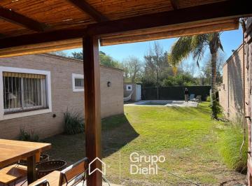 Casa · 200m² · 6 Ambientes · 2 Cocheras · Casa 3 Dorm, Amplio Jardin con Pileta en Alquiler Galería Cerrada