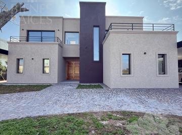 Casa · 310m² · 6 Ambientes · 5 Cocheras · Casa a La Venta a Estrenar en Haras de Santa María, Loma Verde, Escobar