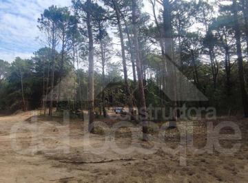 Terreno , Cariló · Lote Unifamiliar en Esquina en Nuevo Desarrollo Los Enebros