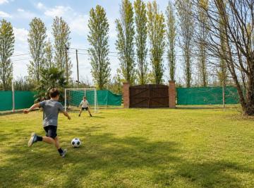 Casa · 800m² · 4 Ambientes · Tu Refugio en Laguna de Lobos, Donde Cada Día Invita a Disfrutar de La Naturaleza.
