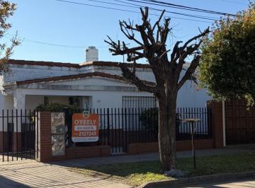 Casa · 80m² · 4 Ambientes · Casa 2 Dorm. con Patio - Potencial Para Ampliacion