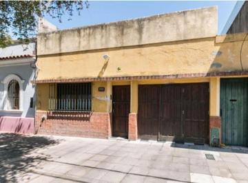 Casa · 193m² · 4 Ambientes · Venta Casa 4 Amb C/parque y Quincho en Lanús