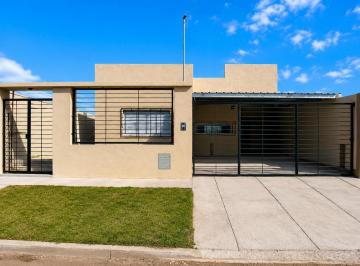 Casa · 5 Ambientes · 2 Cocheras · Casa en San Nicolas de Los Arroyos