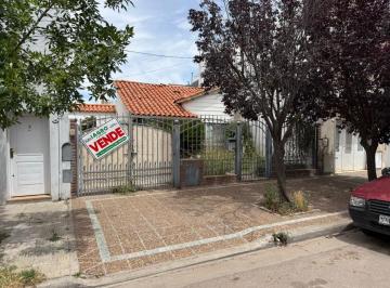 Casa de 4 ambientes, Bahía Blanca · Casa en Venta, Angel Brunel 545, Bahia Blanca