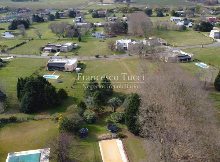 Terreno · 1300m²