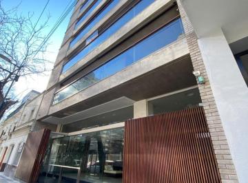 Departamento · 130m² · 3 Ambientes · 1 Cochera · Piso de 3 Dorm. en Alquiler